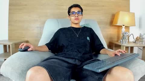 cristian_suarezz_ online show from October 19, 9:37 pm