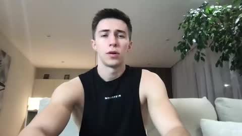 Snapshot of cristianovilla chatting on January 31, 7:18 pm CristianoHailey online show from January 31, 7:18 pm