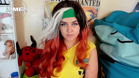 Cristina  online show from December 7, 2:13 pm