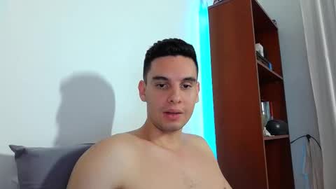 Snapshot of cristo_master chatting on February 22, 11:13 pm Tell me God independent model show your respect at all times online show from February 22, 11:13 pm
