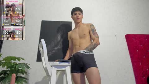 Snapshot of cristopher23_ chatting on January 19, 8:19 pm cristopher23 online show from January 19, 8:19 pm