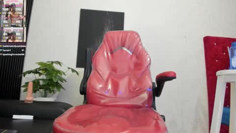 Snapshot of cristopher23_ chatting on January 25, 1:54 am cristopher23 online show from January 25, 1:54 am