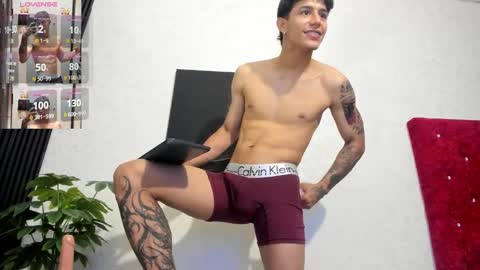 Snapshot of cristopher23_ chatting on February 8, 8:21 pm cristopher23 online show from February 8, 8:21 pm