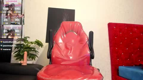 Snapshot of cristopher23_ chatting on February 10, 11:13 pm cristopher23 online show from February 10, 11:13 pm