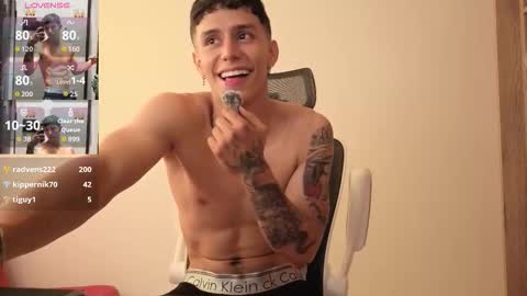 Snapshot of cristopher23_ chatting on September 21, 1:02 pm cristopher23 online show from September 21, 1:02 pm