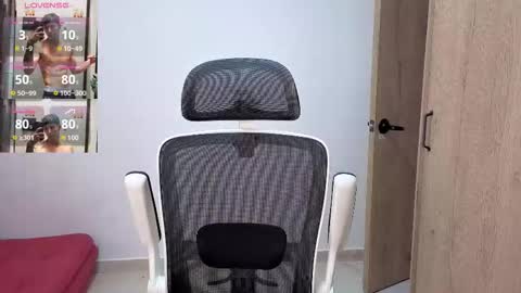 Snapshot of cristopher23_ chatting on October 12, 1:43 pm cristopher23 online show from October 12, 1:43 pm