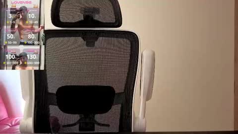 Snapshot of cristopher23_ chatting on October 22, 2:17 pm cristopher23 online show from October 22, 2:17 pm