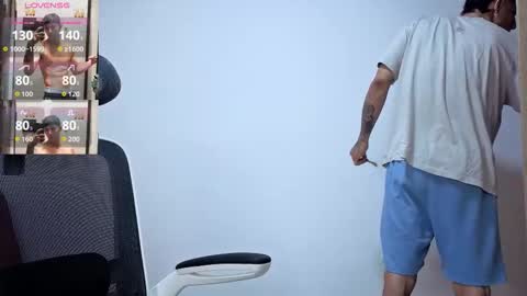 Snapshot of cristopher23_ chatting on November 20, 11:21 am cristopher23 online show from November 20, 11:21 am