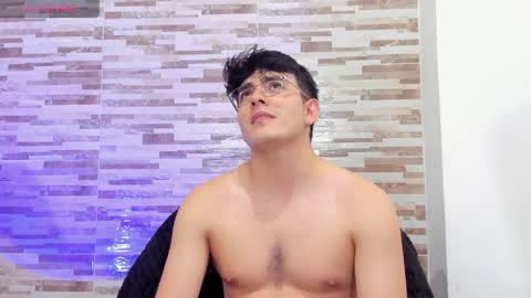 Snapshot of cristopher_russo chatting on May 15, 11:01 pm CRISTOPHER online show from May 15, 11:01 pm