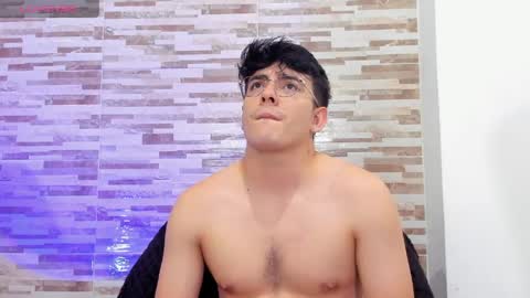 Snapshot of cristopher_russo chatting on May 16, 12:07 am CRISTOPHER online show from May 16, 12:07 am