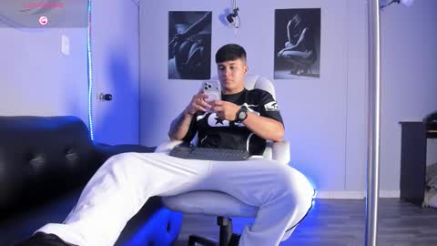 Cristopher online show from February 25, 2:05 pm