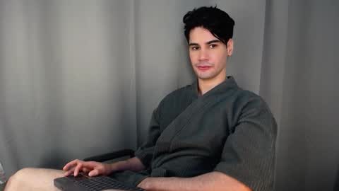 cristopher online show from November 24, 8:19 pm