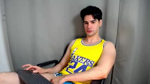 cristopher online show from December 4, 10:51 pm