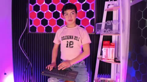 Cristopher  online show from April 24, 9:06 pm