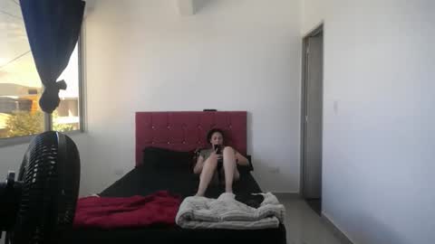 Snapshot of crisyoha4020 chatting on November 26, 6:42 pm crisyoha4020 online show from November 26, 6:42 pm