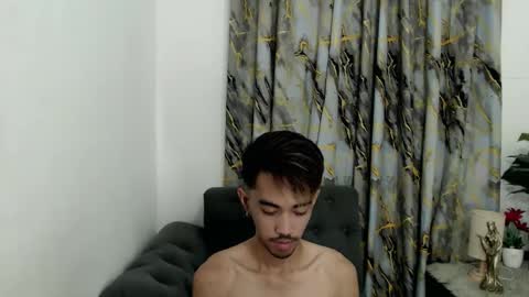 Snapshot of crocodale chatting on September 24, 9:34 am crocodale online show from September 24, 9:34 am