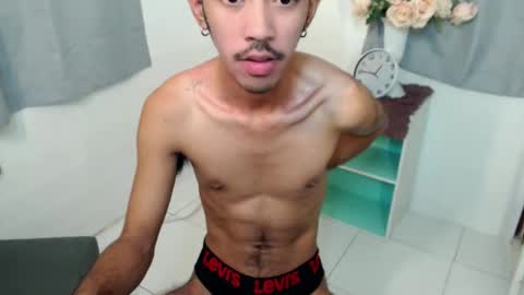 Snapshot of crocodale chatting on October 10, 10:20 pm crocodale online show from October 10, 10:20 pm