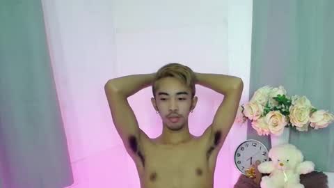 Snapshot of crocodale chatting on October 27, 1:59 pm crocodale online show from October 27, 1:59 pm