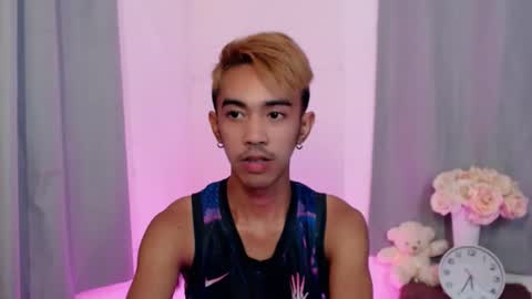 Snapshot of crocodale chatting on November 11, 2:06 pm crocodale online show from November 11, 2:06 pm