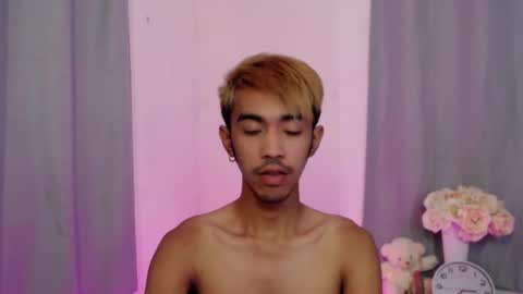 Snapshot of crocodale chatting on November 24, 11:10 am crocodale online show from November 24, 11:10 am