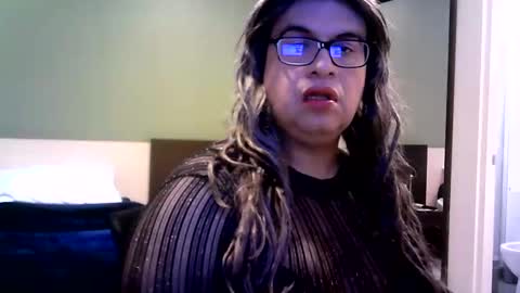 Snapshot of crossdresser64 chatting on October 30, 10:32 pm Linda Cross online show from October 30, 10:32 pm