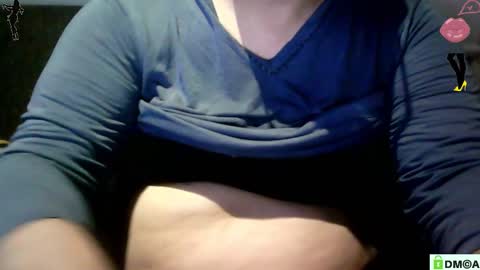 Snapshot of crossdresser64 chatting on November 5, 1:16 am Linda Cross online show from November 5, 1:16 am