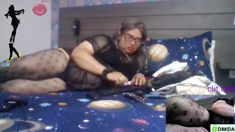 Snapshot of crossdresser64 chatting on November 15, 3:52 pm Linda Cross online show from November 15, 3:52 pm