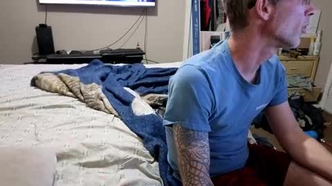 Crownandkat online show from April 25, 8:50 am