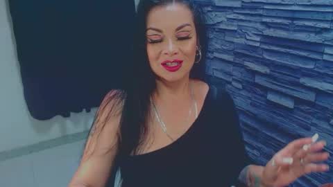 cruela_deviil online show from November 29, 6:33 pm