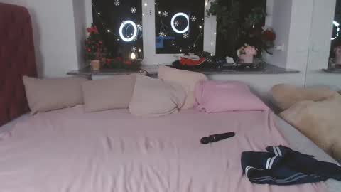 Snapshot of cruelkittty chatting on December 14, 10:09 am Kitty online show from December 14, 10:09 am