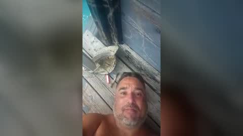 Snapshot of crxbob25192572 chatting on July 26, 10:27 pm crxbob25192572 online show from July 26, 10:27 pm