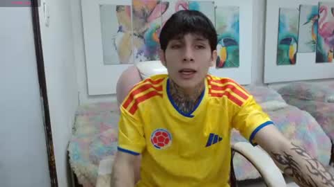 Snapshot of cry_thereal chatting on June 17, 10:32 pm cry_thereal online show from June 17, 10:32 pm