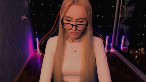 crybambi online show from April 6, 7:04 pm