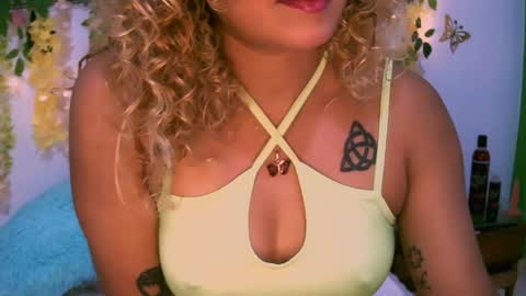 crysrus online show from February 26, 1:21 am