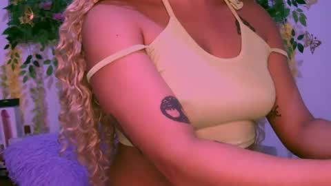 crysrus online show from December 19, 1:23 am