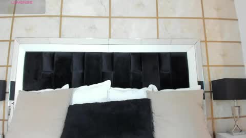 Crystal Rose  online show from April 16, 11:44 am