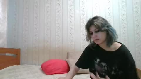 Crystal and Marcl online show from December 5, 11:49 am