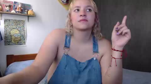 Snapshot of crystal_shadow chatting on October 17, 9:50 pm Crystal shadow online show from October 17, 9:50 pm