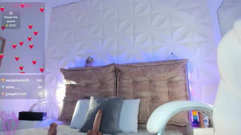 Snapshot of crystal_star16 chatting on November 7, 7:14 pm Chris online show from November 7, 7:14 pm