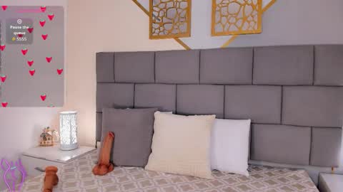 Snapshot of crystal_star16 chatting on December 2, 1:55 am Chris online show from December 2, 1:55 am