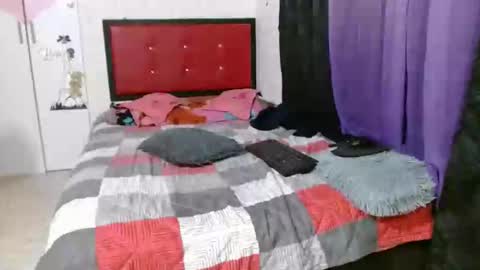 Snapshot of crystal_starx chatting on January 28, 4:50 am Crystal Blaze online show from January 28, 4:50 am