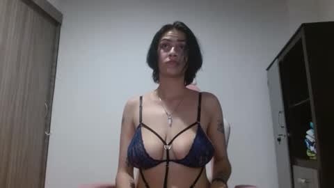 Snapshot of crystal_starx chatting on September 16, 1:28 am Crystal Blaze online show from September 16, 1:28 am