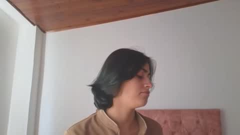 Snapshot of crystal_starx chatting on October 14, 4:08 pm Crystal Blaze online show from October 14, 4:08 pm