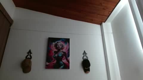 Crystal Blaze online show from April 21, 2:56 pm