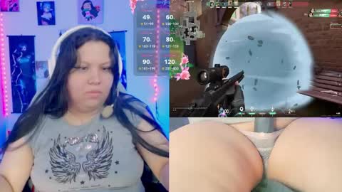 Snapshot of crystal_velvet01 chatting on May 8, 2:06 am crystal online show from May 8, 2:06 am