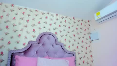 Snapshot of crystal_watson0 chatting on May 13, 2:14 pm Milf Latina online show from May 13, 2:14 pm
