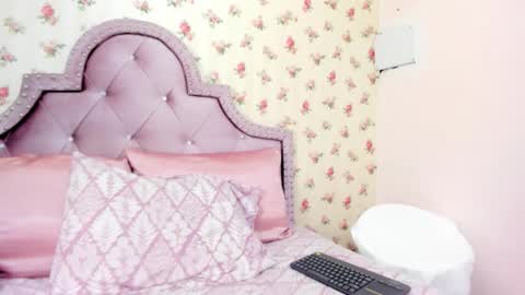 Snapshot of crystal_watson0 chatting on May 20, 2:12 pm Milf Latina online show from May 20, 2:12 pm