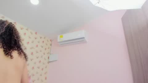 Snapshot of crystal_watson0 chatting on June 28, 12:44 pm Milf Latina online show from June 28, 12:44 pm