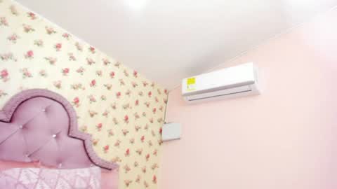 Snapshot of crystal_watson0 chatting on August 4, 2:08 pm Milf Latina online show from August 4, 2:08 pm