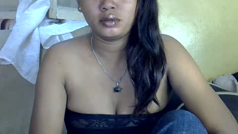 Snapshot of crystalbellax chatting on July 1, 6:37 am crystalbellax online show from July 1, 6:37 am